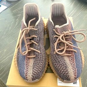 Yeezy Boost 350 V2 size 7